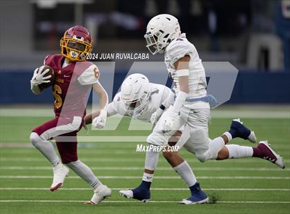 Thumbnail 1 in Roosevelt vs Garfield, (East L.A. Classic) photogallery.