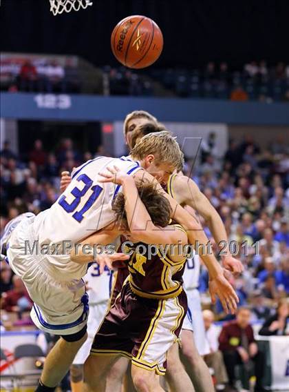 Thumbnail 3 in Lenox vs Whitinsville Christian (MIAA Division 3 Semifinal) photogallery.