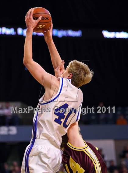 Thumbnail 3 in Lenox vs Whitinsville Christian (MIAA Division 3 Semifinal) photogallery.