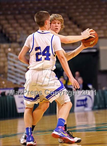 Thumbnail 3 in Lenox vs Whitinsville Christian (MIAA Division 3 Semifinal) photogallery.