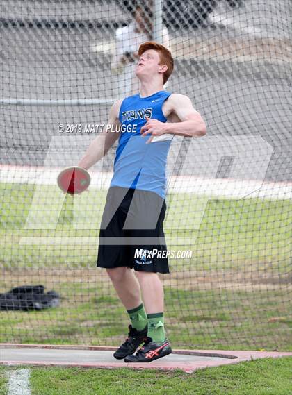 Thumbnail 1 in EB Relays (Shot Put & Discus) photogallery.