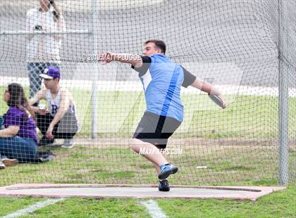 Thumbnail 2 in EB Relays (Shot Put & Discus) photogallery.