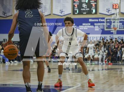 Thumbnail 1 in Notre Dame (SO) @ Sierra Canyon photogallery.