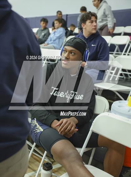 Thumbnail 1 in Notre Dame (SO) @ Sierra Canyon photogallery.