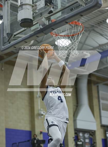 Thumbnail 2 in Notre Dame (SO) @ Sierra Canyon photogallery.