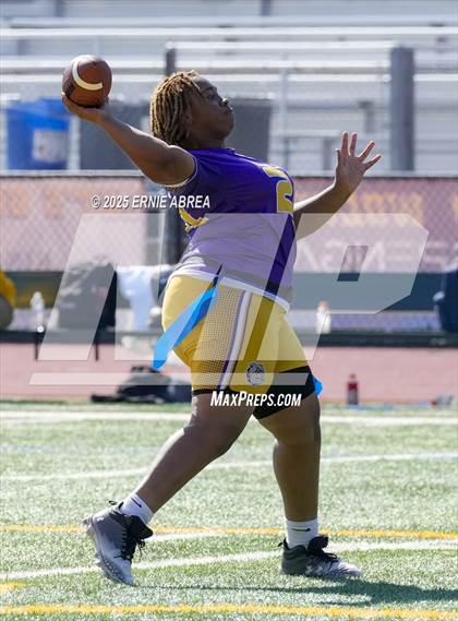 Thumbnail 3 in Clayton Valley Charter vs. Oakland Tech (Green and Gold Invitational-SRVHS) photogallery.