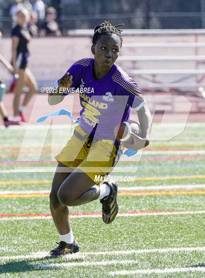 Thumbnail 2 in Clayton Valley Charter vs. Oakland Tech (Green and Gold Invitational-SRVHS) photogallery.