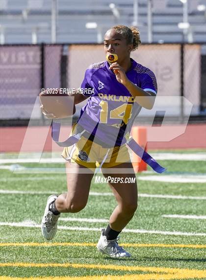 Thumbnail 3 in Clayton Valley Charter vs. Oakland Tech (Green and Gold Invitational-SRVHS) photogallery.