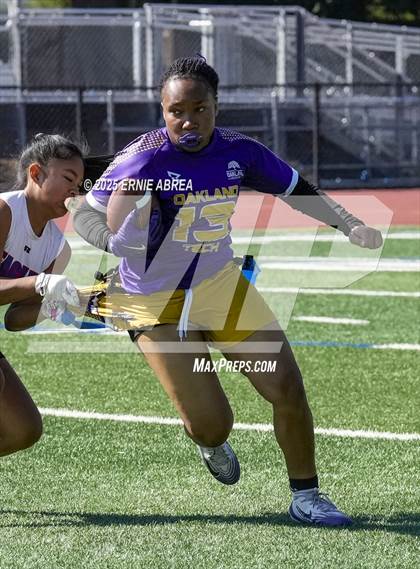 Thumbnail 3 in Clayton Valley Charter vs. Oakland Tech (Green and Gold Invitational-SRVHS) photogallery.