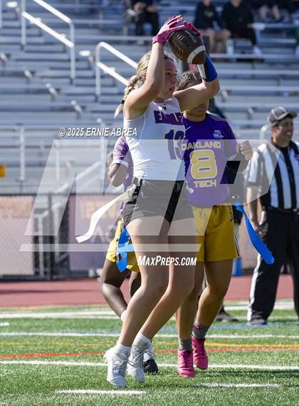 Thumbnail 3 in Clayton Valley Charter vs. Oakland Tech (Green and Gold Invitational-SRVHS) photogallery.