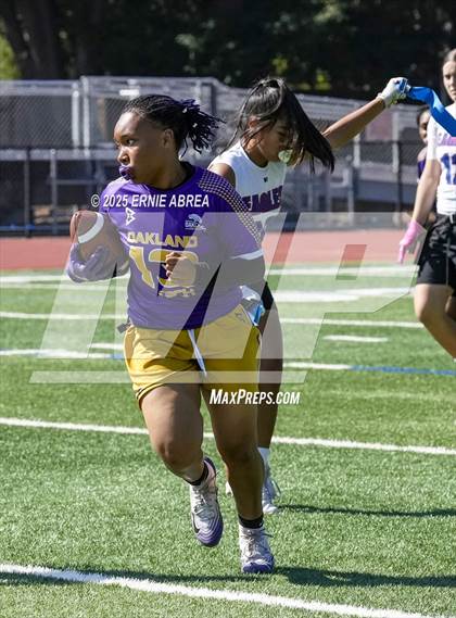 Thumbnail 1 in Clayton Valley Charter vs. Oakland Tech (Green and Gold Invitational-SRVHS) photogallery.