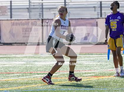 Thumbnail 1 in Clayton Valley Charter vs. Oakland Tech (Green and Gold Invitational-SRVHS) photogallery.
