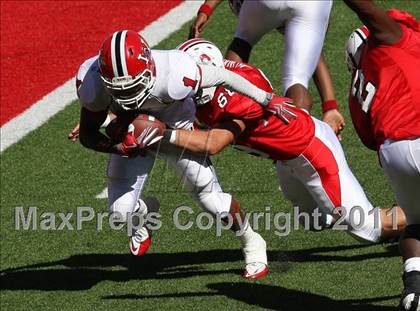 Thumbnail 1 in Wayne vs. McKinley (Kirk Herbstreit National Kickoff Classic) photogallery.