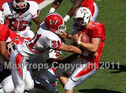 Thumbnail 3 in Wayne vs. McKinley (Kirk Herbstreit National Kickoff Classic) photogallery.