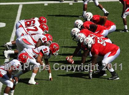 Thumbnail 2 in Wayne vs. McKinley (Kirk Herbstreit National Kickoff Classic) photogallery.