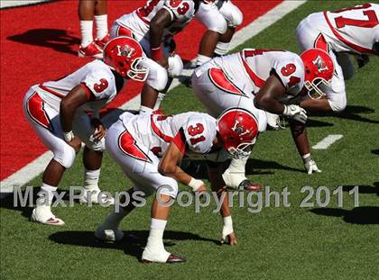 Thumbnail 2 in Wayne vs. McKinley (Kirk Herbstreit National Kickoff Classic) photogallery.