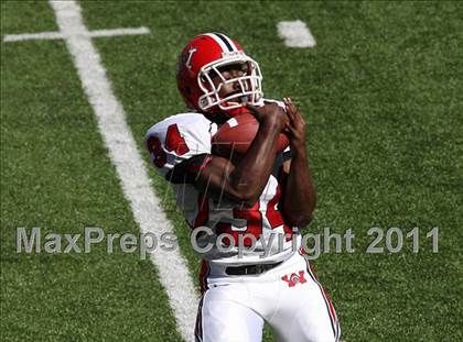Thumbnail 1 in Wayne vs. McKinley (Kirk Herbstreit National Kickoff Classic) photogallery.