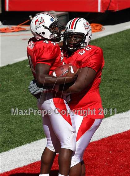 Thumbnail 1 in Wayne vs. McKinley (Kirk Herbstreit National Kickoff Classic) photogallery.