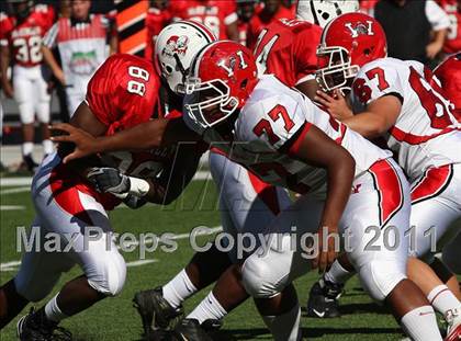 Thumbnail 2 in Wayne vs. McKinley (Kirk Herbstreit National Kickoff Classic) photogallery.