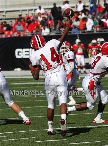 Thumbnail 2 in Wayne vs. McKinley (Kirk Herbstreit National Kickoff Classic) photogallery.