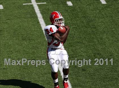 Thumbnail 2 in Wayne vs. McKinley (Kirk Herbstreit National Kickoff Classic) photogallery.