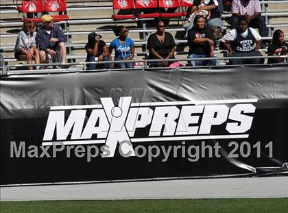 Thumbnail 3 in Wayne vs. McKinley (Kirk Herbstreit National Kickoff Classic) photogallery.