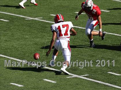 Thumbnail 3 in Wayne vs. McKinley (Kirk Herbstreit National Kickoff Classic) photogallery.