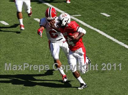 Thumbnail 2 in Wayne vs. McKinley (Kirk Herbstreit National Kickoff Classic) photogallery.