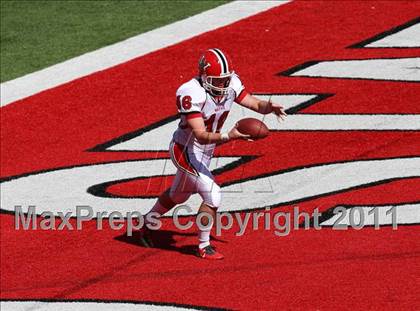 Thumbnail 2 in Wayne vs. McKinley (Kirk Herbstreit National Kickoff Classic) photogallery.