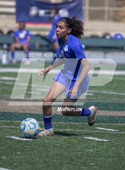 Thumbnail 2 in Los Angeles CES vs. Polytechnic (CIF LACS D3 Final) photogallery.