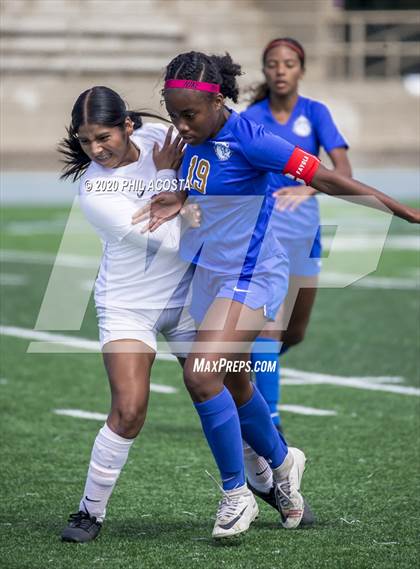 Thumbnail 3 in Los Angeles CES vs. Polytechnic (CIF LACS D3 Final) photogallery.