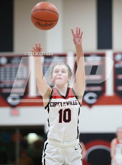 Thumbnail 2 in Amanda-Clearcreek @ Circleville photogallery.