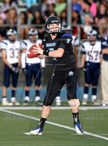 Thumbnail 1 in Windward vs. Brentwood School photogallery.