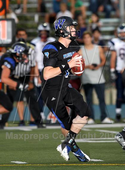 Thumbnail 3 in Windward vs. Brentwood School photogallery.