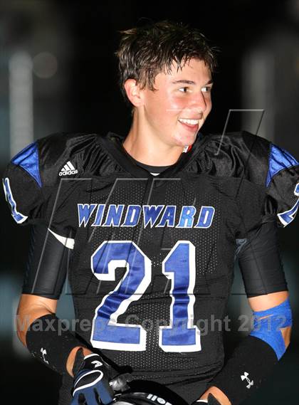 Thumbnail 1 in Windward vs. Brentwood School photogallery.