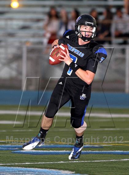 Thumbnail 2 in Windward vs. Brentwood School photogallery.