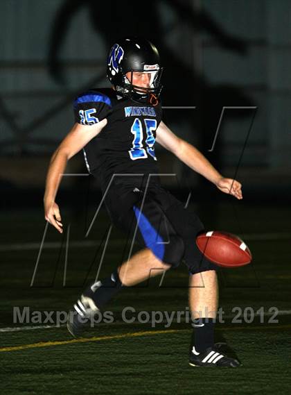 Thumbnail 3 in Windward vs. Brentwood School photogallery.