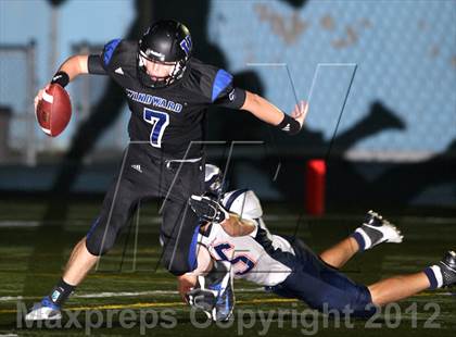 Thumbnail 1 in Windward vs. Brentwood School photogallery.