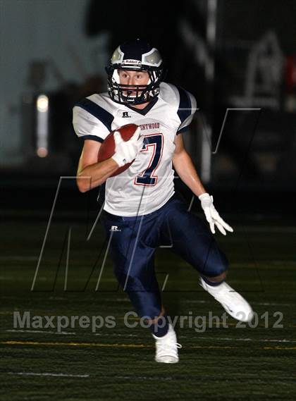 Thumbnail 3 in Windward vs. Brentwood School photogallery.