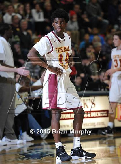 Thumbnail 3 in Lake Oswego vs. Central Catholic (Les Schwab Invitational) photogallery.