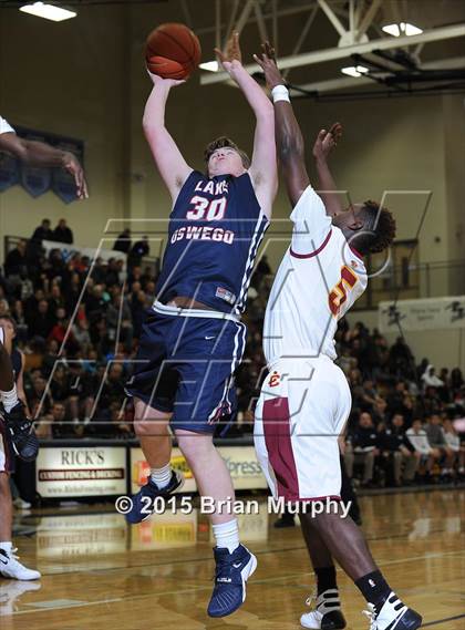 Thumbnail 1 in Lake Oswego vs. Central Catholic (Les Schwab Invitational) photogallery.