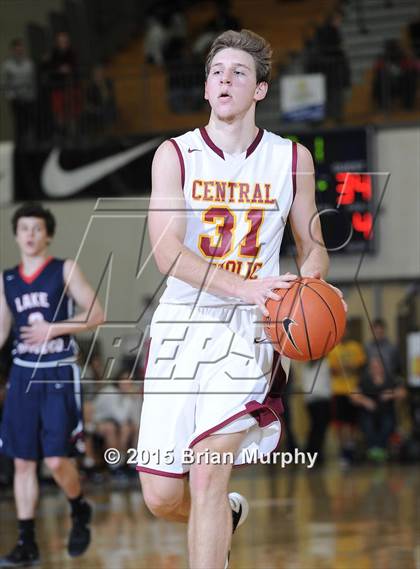 Thumbnail 3 in Lake Oswego vs. Central Catholic (Les Schwab Invitational) photogallery.