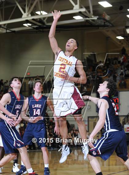 Thumbnail 3 in Lake Oswego vs. Central Catholic (Les Schwab Invitational) photogallery.