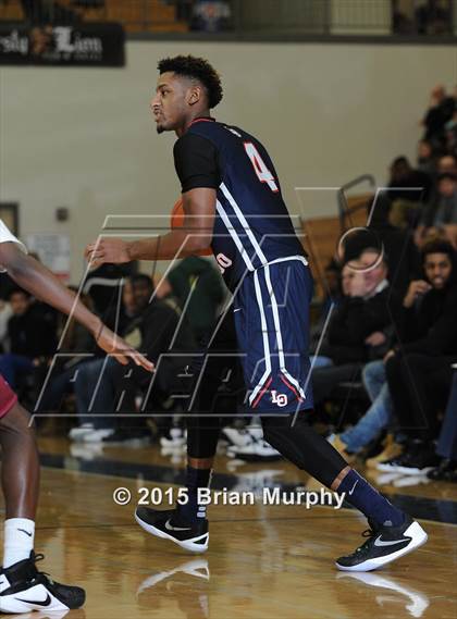 Thumbnail 1 in Lake Oswego vs. Central Catholic (Les Schwab Invitational) photogallery.