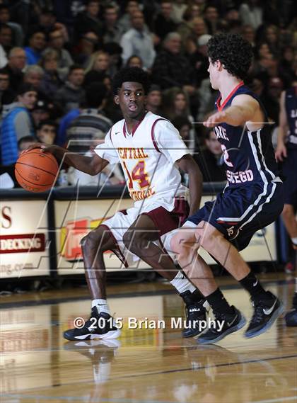 Thumbnail 2 in Lake Oswego vs. Central Catholic (Les Schwab Invitational) photogallery.