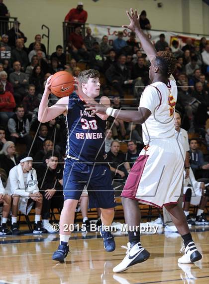 Thumbnail 3 in Lake Oswego vs. Central Catholic (Les Schwab Invitational) photogallery.