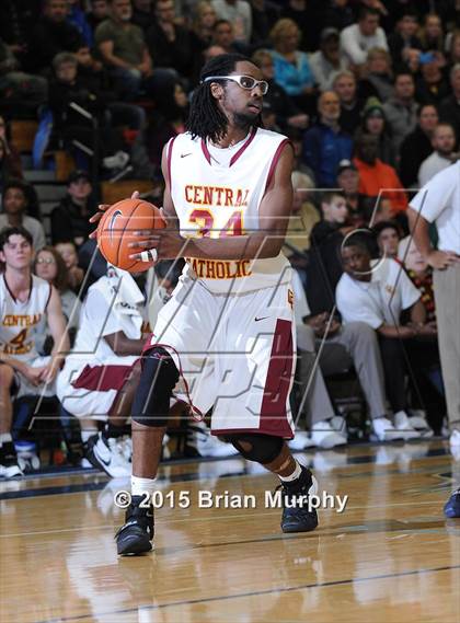 Thumbnail 3 in Lake Oswego vs. Central Catholic (Les Schwab Invitational) photogallery.
