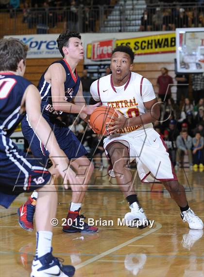 Thumbnail 1 in Lake Oswego vs. Central Catholic (Les Schwab Invitational) photogallery.