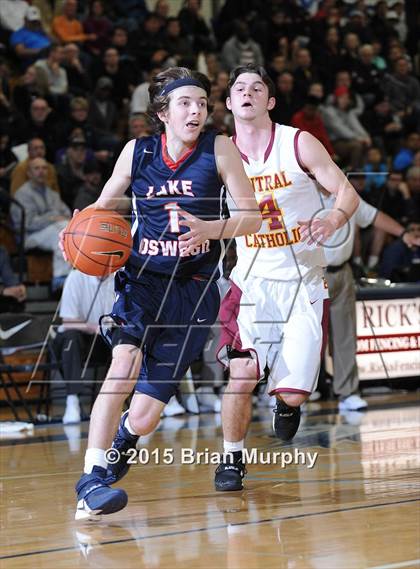 Thumbnail 3 in Lake Oswego vs. Central Catholic (Les Schwab Invitational) photogallery.