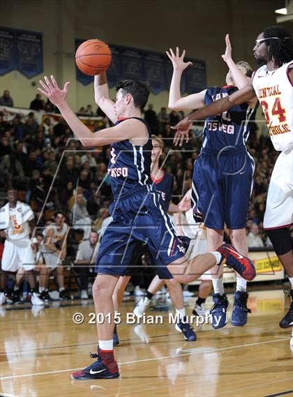 Thumbnail 1 in Lake Oswego vs. Central Catholic (Les Schwab Invitational) photogallery.